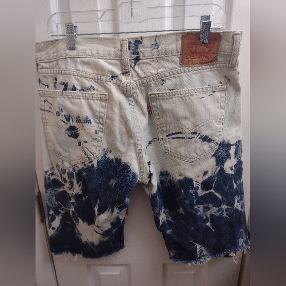 Mens Levi's shorts - Picture 2 of 7